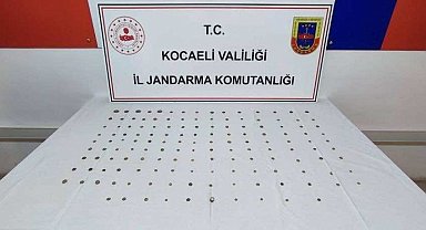Üstlerinden 144 sikke çıktı