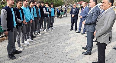 Vali Eldivan Fen Lisesini ziyaret etti