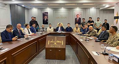 Vali, esnaf ve öğrencilerin sorunlarını masaya yatırdı