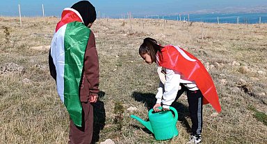 Van'da Gazzeli çocuklar adına fidan dikildi