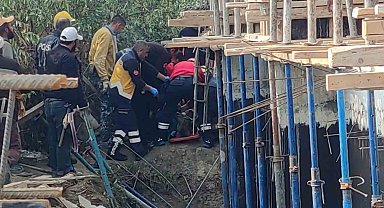 Van'da inşaat balkonu çöktü: 1 yaralı