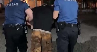 49 yıl hapis cezası ile aranan hırsızlık şüphelisi motosiklet çalarken yakalandı