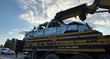 Ankara'da çarpışan iki araç dereye uçtu: 1 ölü 4 yaralı