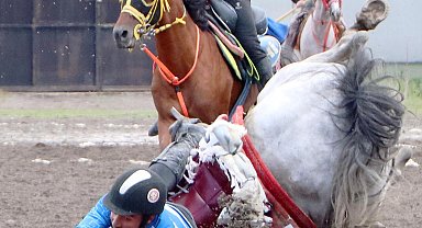 Atıyla takla atan ciritçinin ölümden döndüğü an