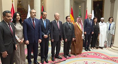 Bakan Fidan, İspanya'da İİT Grubu ortak basın açıklamasında konuştu