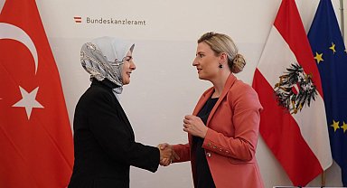 Bakan Göktaş, Avusturyalı mevkidaşı Raab ile görüştü