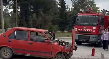 Ciple otomobil çarpıştı: 1 ölü, 2 yaralı