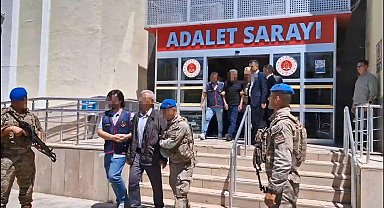 Diyarbakır'da 9 kişinin öldüğü silahlı kavganın taraflarının barış töreni öncesi, tüm firarı şüpheliler teslim oldu