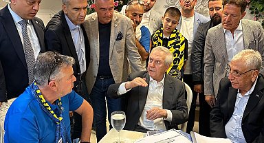 Fenerbahçe Başkan Adayı Aziz Yıldırım, İzmir'de kongre üyeleriyle buluştu