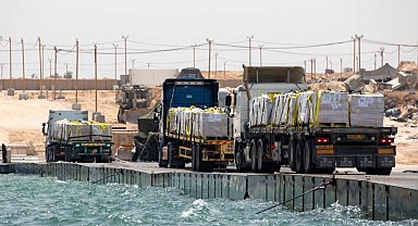 Gazze'ye yardımlar, kıyıya kurulan geçici iskelenin hasar görmesi sonucu durdu