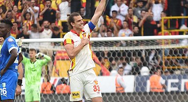 Göztepe'de Atınç gitti, Messaoudi yolcu