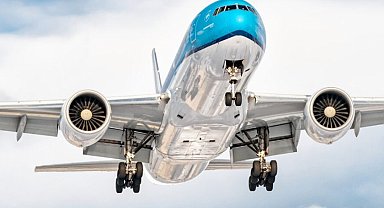 Hollanda'da bir kişi, uçağın çalışan jet motoruna çarparak hayatını kaybetti