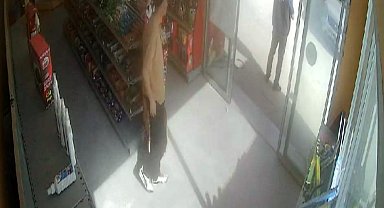 Husumetlisini aracıyla çarpıp yaraladı; o anlar kamerada