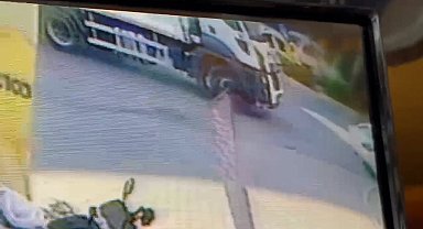 İstanbul-Esenyurt'ta çöp kamyonunun çarptığı çocuk hayatını kaybetti