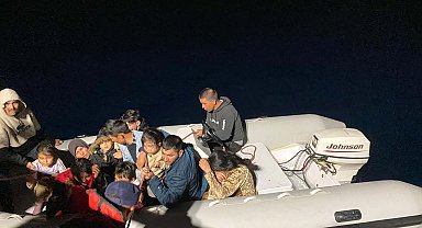 İzmir'de 37 göçmen kurtarıldı, 12 göçmen yakalandı