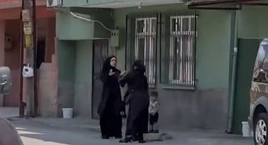 Kadın dilencilerin 'Bölgemde dilenemezsin' kavgası