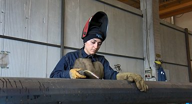 Kadınlardan aydınlatma direği ihracına destek