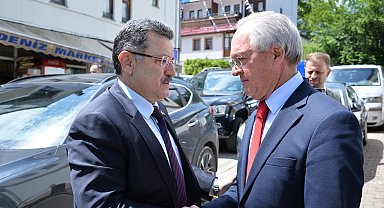 Makamında saldırıya uğrayan Başkan Beşel'e belediye başkanlarından destek ziyareti