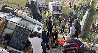 Minibüsün devrildiği kazada yaralandı; 6 gün sonra hastanede öldü