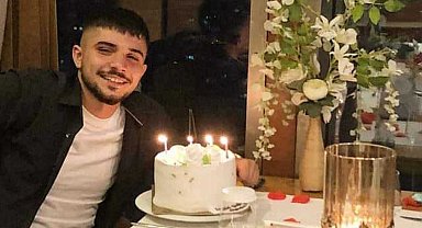 Otomobil direğe çarptı; sürücü Berke öldü