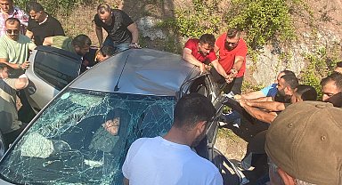 Otomobil takla attı: Anne öldü; sürücü, eşi ve oğlu yaralı