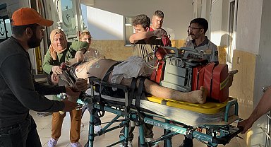 Patates ekimi yaparken üzerine yıldırım düşen işçi ağır yaralandı