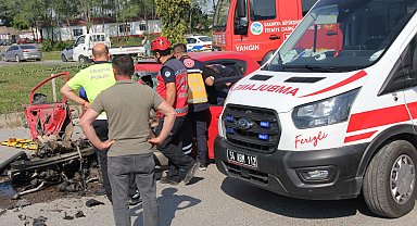 Sakarya'da hafriyat kamyonuyla çarpışan otomobildeki 2 kişi öldü