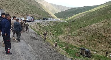 Van'da polis aracı kaza yaptı: 2 yaralı