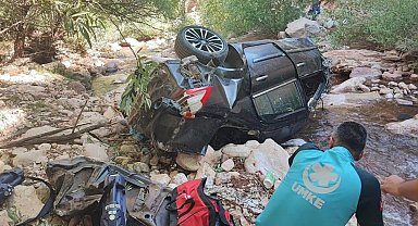 200 metreden dereye uçan otomobilin sürücüsü öldü