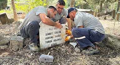 Adana'da mezar taşlarına saldırı