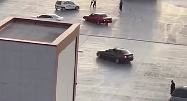 Ankara'da hastane otoparkında drift yaptı; o anlar kamerada