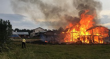 Bolu'da yayla evi, yangında küle döndü