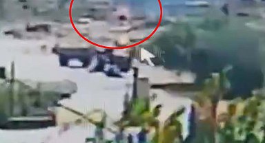 Çeşme'de sigara izmaritinden çıkan maki yangının başladığı anlar, kamerada