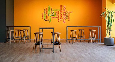 Demirören Medya ve Teknoloji Mesleki ve Teknik Anadolu Lisesi'nden yüzde 1'lik dilimde olan her öğrenciye burs