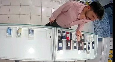 İstanbul- Avcılar'da sahte 200 dolarla telefon satın alan şüpheli kamerada