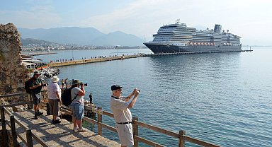 Kruvaziyerle 135 bin turist geldi