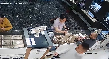 Kuyumcudan kolye hırsızlığı kamerada