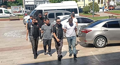 Otomobilde 4 kilo 900 gram uyuşturucuyla yakalanan 3 şüpheli tutuklandı