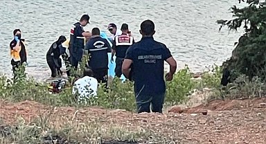 Takılan oltasını çıkarmaya çalıştığı gölde boğuldu