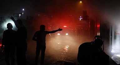 Tokat'ta, apartmanın alt katındaki elektrikçide çıkan yangın korkuttu