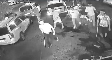 'Korsan taksici' olduğu iddiasıyla darbedildi; 5 kişiyle durağı bastı