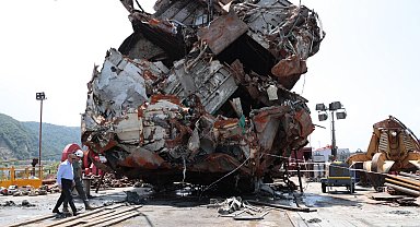 7 mürettebatı kayıp olan batık 'Kafkametler' gemisinin 200 tonluk yaşam mahalli çıkarıldı