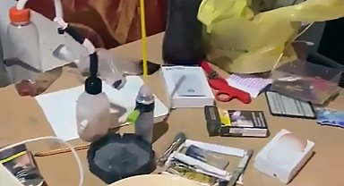 Adana'da uyuşturucu partisine polis baskını: 1'i kadın 5 gözaltı