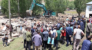 AFAD Başkanı Okay Memiş, Erzurum'da sel bölgesinde incelemelerde bulundu
