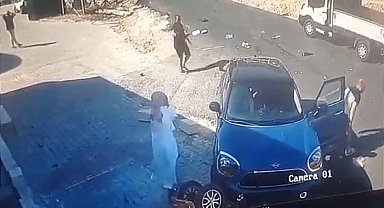 Alkollü otomobil sürücüsünün elektrikli bisiklete çarpma anı kamerada