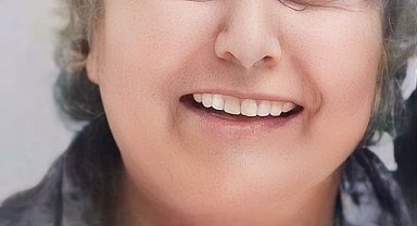 Annesini son yolculuğuna sevdiği türkülerle uğurladı