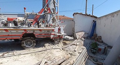 Arıza yapan sondaj makinesinin tamiri sırasında patlama ayağı koptu, 2 kişi de hafif yaralandı