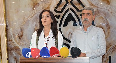 Artuklu Belediyesi Eş Başkanı Amak: İcra memurları ve avukatlar, makam odasını hacze geldi