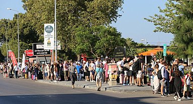 Ayvalık Deniz Hudut Kapısı'nda 'Midilli' kuyruğu