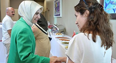 Bakan Göktaş, Senegal'de Türk vatandaşlarıyla bir araya geldi